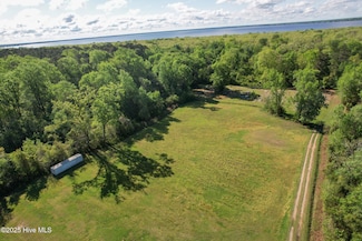 7520 Sam Potts Hwy, Lake Waccamaw, NC 28450
