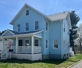 365 Old Whitfield St, Guilford, CT 06437