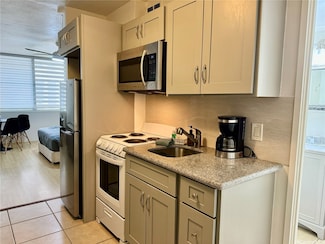 2442 Tusitala St Unit 105, Honolulu, HI 96815