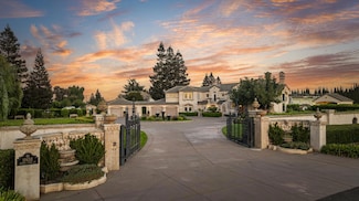 19450 Hidden Lakes Ln, Acampo, CA 95220