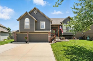 2353 SW Switchback Ct, Lees Summit, MO 64082