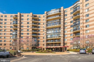 8350 Greensboro Dr Unit 712, McLean, VA 22102