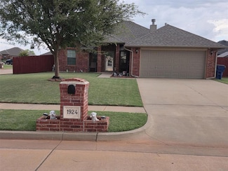 1924 W Flintlock Way, Mustang, OK 73064