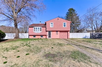 12 Kaymac St, Brentwood, NY 11717