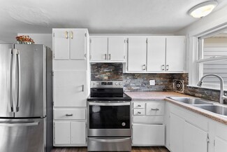 361 Newhouse St, Springfield, MA 01118