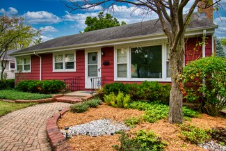 112 Tuttle Ave, Clarendon Hills, IL 60514