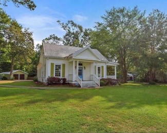 404 W Georgetown St, Crystal Springs, MS 39059