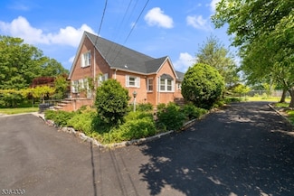87 S Ridgedale Ave, East Hanover, NJ 07936