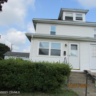 720 N 8th St, Selinsgrove, PA 17870