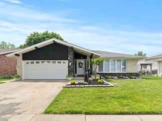 9526 S Kilbourn Ave, Oak Lawn, IL 60453