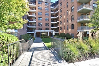 16 N Broadway Unit 5R, White Plains, NY 10601