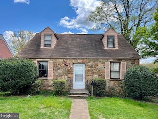 39 S Chestnut St, Warrenton, VA 20186