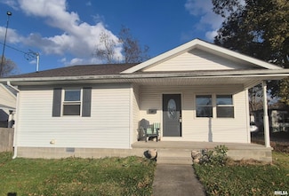 1116 S Land St, Harrisburg, IL 62946