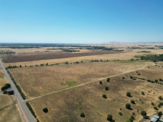 5496 S Newmark, Sanger, CA 93657