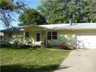 125 S Roupp St, Hesston, KS 67062