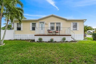 4562 Pine Grove Dr, Delray Beach, FL 33445
