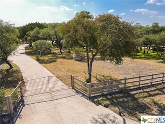 309 N Rolling Oaks Ln, San Antonio, TX 78253