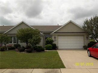 4880 Applewood Ln, Northwood, OH 43619