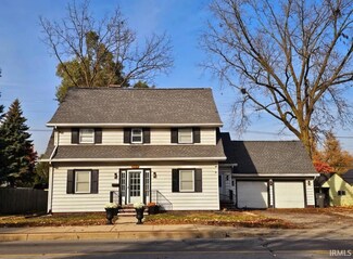 904 E Market St, Nappanee, IN 46550