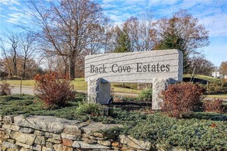 27 Back Cove Estate, Portland, ME 04103
