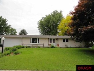 12 Colwyn Way, Lake Crystal, MN 56055