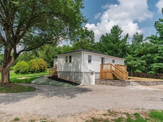 2832 Rushmore Ln, Saint Joseph, MO 64505