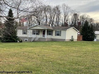 239 G Rd, Reedsville, WV 26547