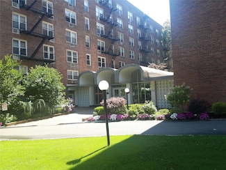 54-40 Little Neck Pkwy Unit 4M, New York City, NY 11362