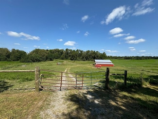 285 Wyatt Cemetery Ln, Drakesboro, KY 42337