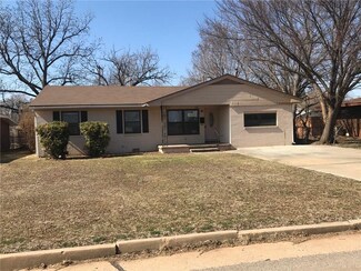 1130 N Grant St, Cordell, OK 73632