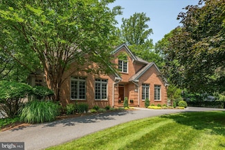 9600 Eagle Ridge Dr, Bethesda, MD 20817