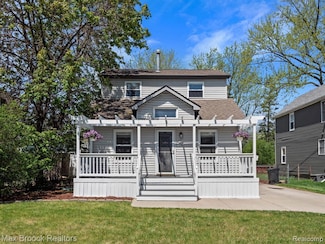 3178 Parker Dr, Royal Oak, MI 48073