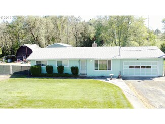 367 Fawn Dr, Roseburg, OR 97470