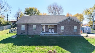 121 Shawnee Dr, Paint Lick, KY 40461