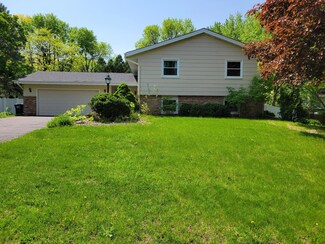 5909 W 101st St, Bloomington, MN 55438