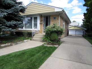 7004 W Seward St, Niles, IL 60714