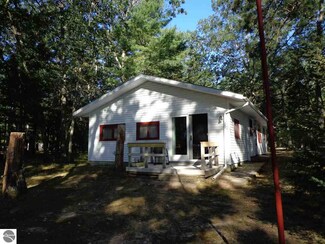 2871 Island Lake Dr, National City, MI 48748