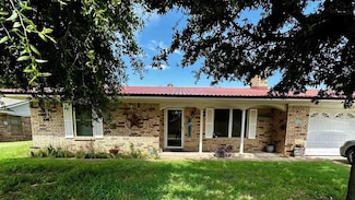 1209 N Park St, Seymour, TX 76380