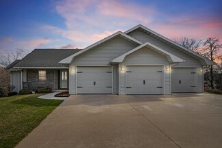 226 Creek Dr, Benton, WI 53803