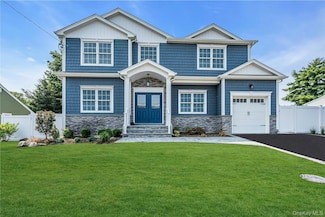 68 Caroline St, Bethpage, NY 11714