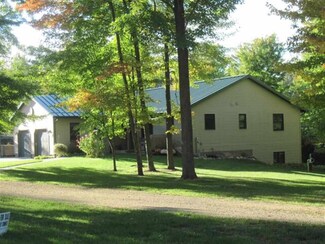 351 Fish Ct, Oxford, WI 53952
