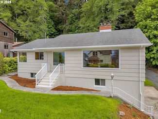 4915 Leif Erikson Dr, Astoria, OR 97103