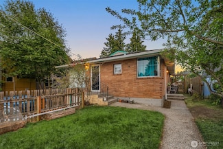 921 N 85th St, Seattle, WA 98103