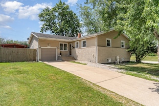9049 Barberry Ln, Hickory Hills, IL 60457