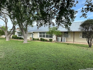 148 Robindale W, Bandera, TX 78003