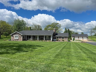 216 Coach Rd, Lebanon, MO 65536