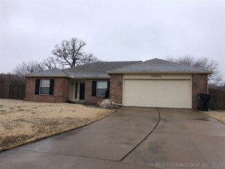 19396 Holly Ct, Catoosa, OK 74015