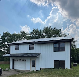 26563 Tarlton Adelphi Rd, Laurelville, OH 43135