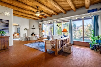 2 Florencio Rd, Santa Fe, NM 87501