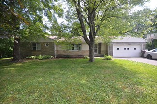592 Woodview Dr, Akron, OH 44319